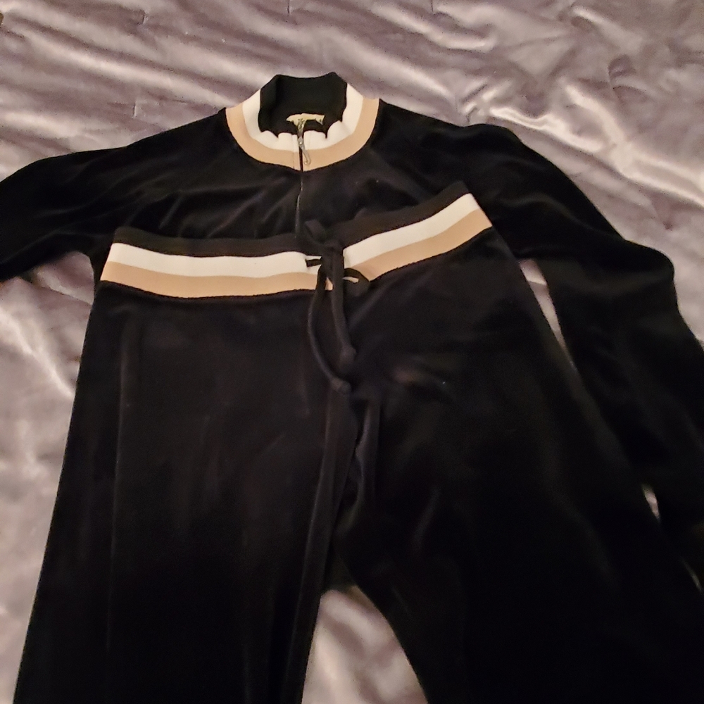Juicy couture velvet tracksuit (medium)